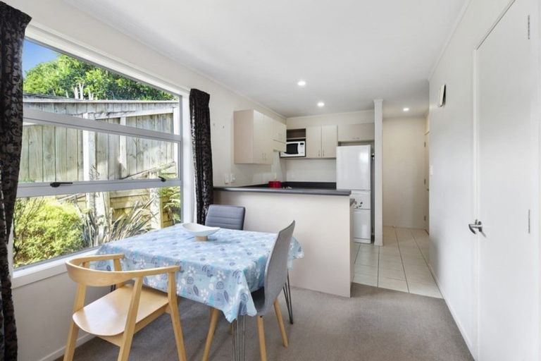 Photo of property in 1a Cecil Road, Tawa, Wellington, 5028