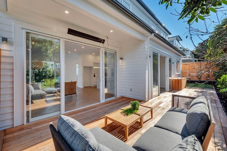 Photo of property in 414b Beach Road, Mairangi Bay, Auckland, 0630