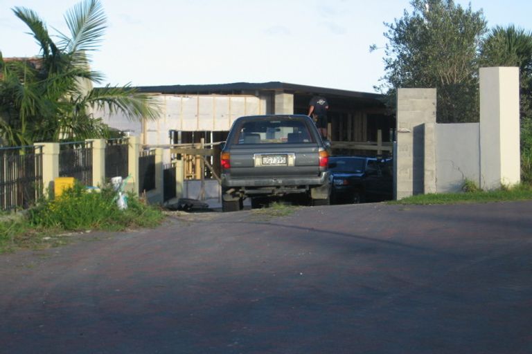 Photo of property in 17 Courtneys, West Harbour, Auckland, 0618