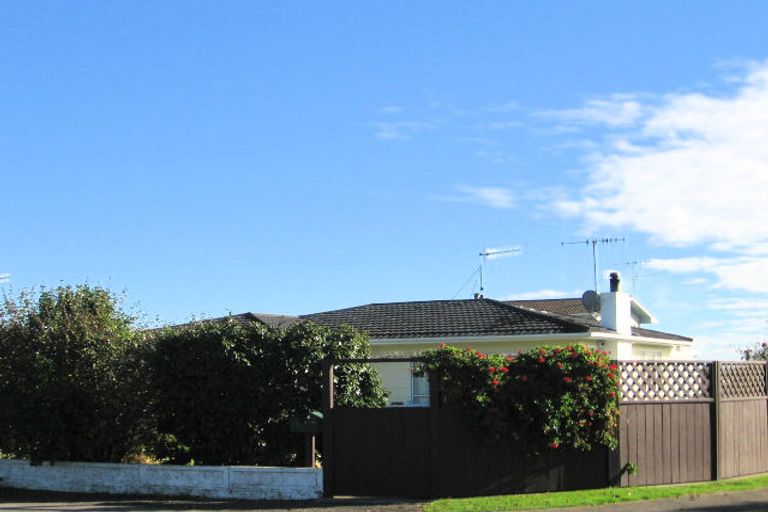 Photo of property in 15 Lemon Street, Otaki, 5512