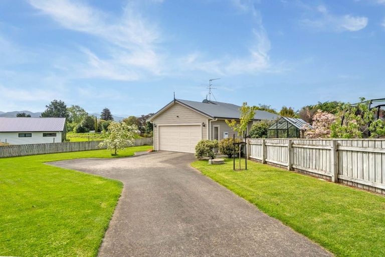 Photo of property in 12 Rexwood Estate, Carterton, 5713