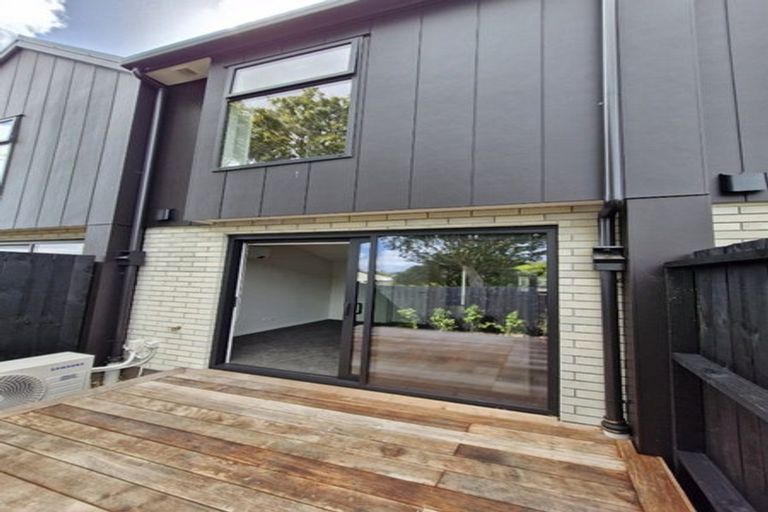 Photo of property in 6/109 Taikata Road, Te Atatu Peninsula, Auckland, 0610