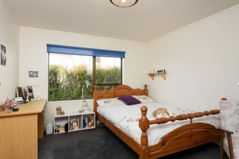 Photo of property in 98 Allington Road, Karori, Wellington, 6012