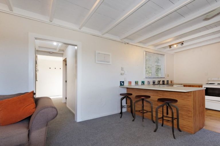 Photo of property in 79 North Piha Road, Piha, 0772