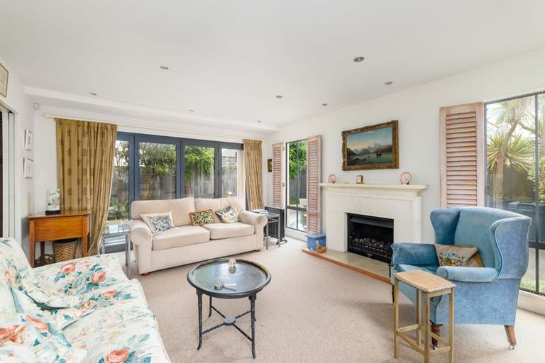 Photo of property in 56 Hawkesbury Avenue, St Albans, Christchurch, 8014