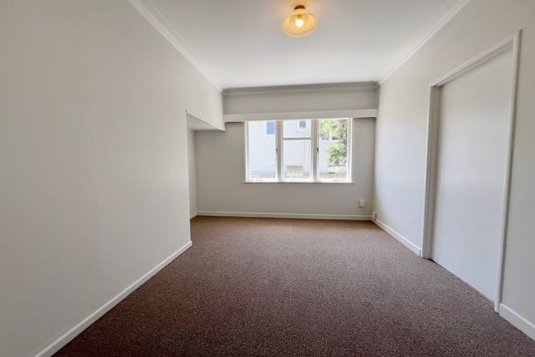 Photo of property in 18 Woodford Avenue, Henderson, Auckland, 0610