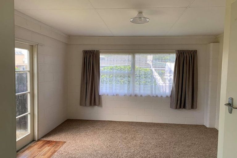 Photo of property in 3/83 Sylvan Avenue, Northcote, Auckland, 0627