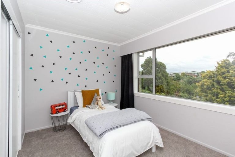 Photo of property in 30 Nevada Drive, Merrilands, New Plymouth, 4312