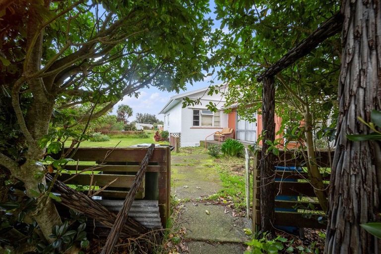 Photo of property in 1580 South Road, Manutahi, Patea, 4598