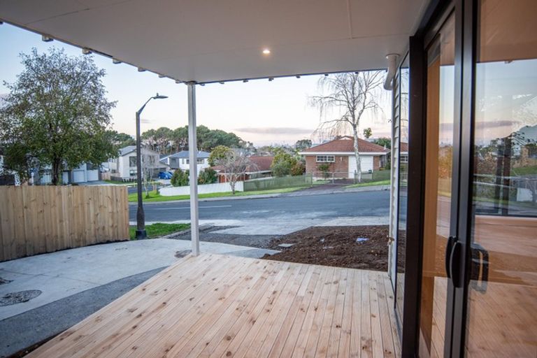 Photo of property in 38 White Heron Drive, Massey, Auckland, 0614