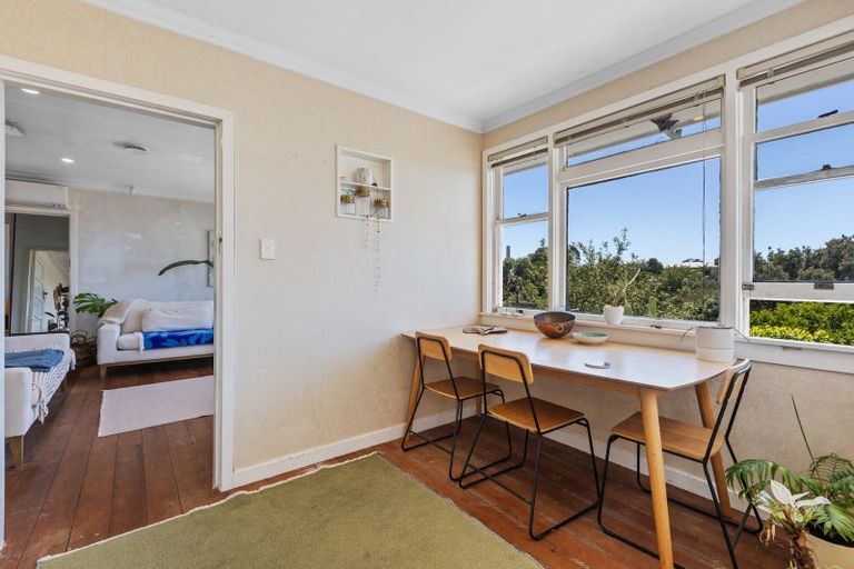 Photo of property in 13 Moana Crescent, Blagdon, New Plymouth, 4310