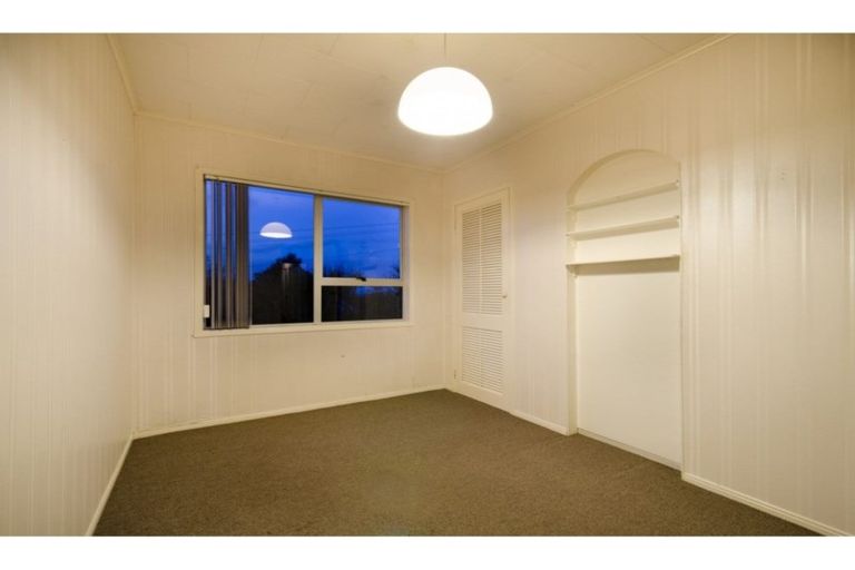 Photo of property in 4 Mcentee Road, Waitakere, Auckland, 0816