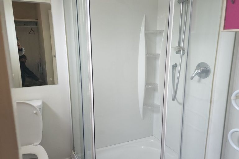 Photo of property in 196 Main Road South, Raumati South, Paraparaumu, 5032