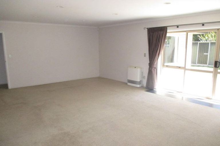 Photo of property in 27 Whitney Place, Rototuna North, Hamilton, 3210