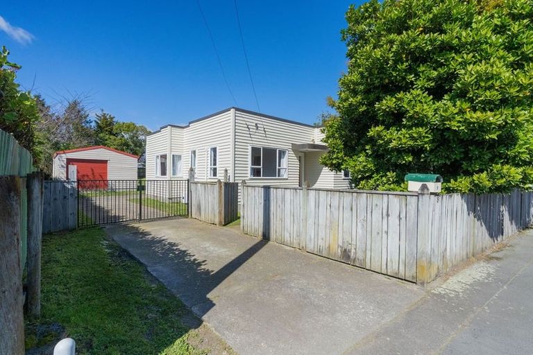 Photo of property in 8 Cambridge Street, Levin, 5510