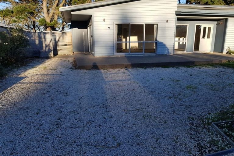 Photo of property in 3 South Crescent, Amberley, 7481