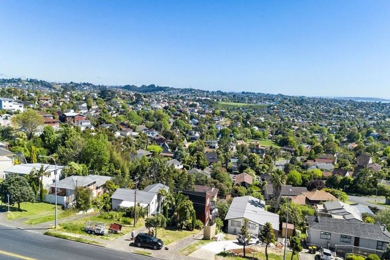 Photo of property in 577 East Coast Road, Browns Bay, Auckland, 0630