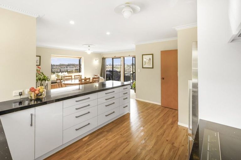 Photo of property in 98 Totara Drive, Pukete, Hamilton, 3200