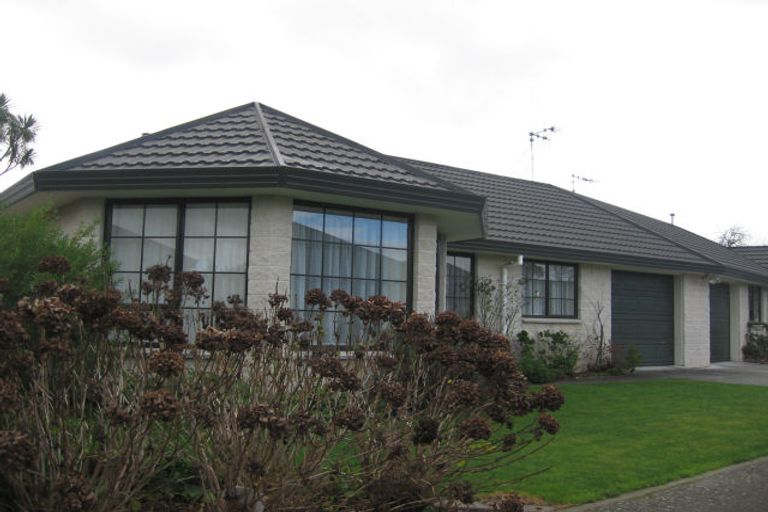 Photo of property in 2/63 North Street, Palmerston North, 4410