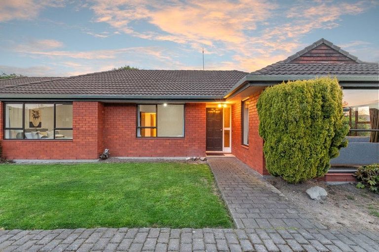 Photo of property in 118 Reynolds Avenue, Bishopdale, Christchurch, 8053