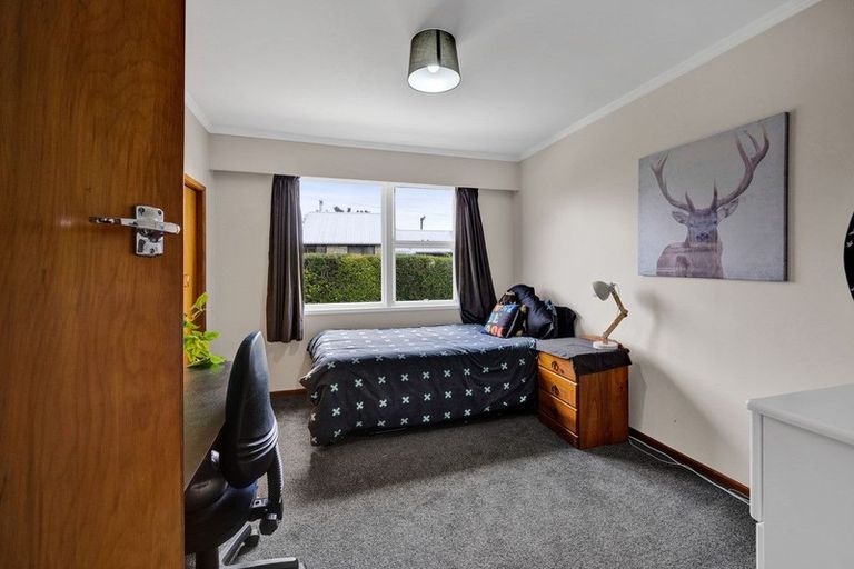 Photo of property in 261 Huatoki Street, Upper Vogeltown, New Plymouth, 4310