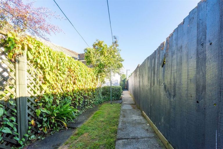 Photo of property in 2/42 Office Road, Merivale, Christchurch, 8014