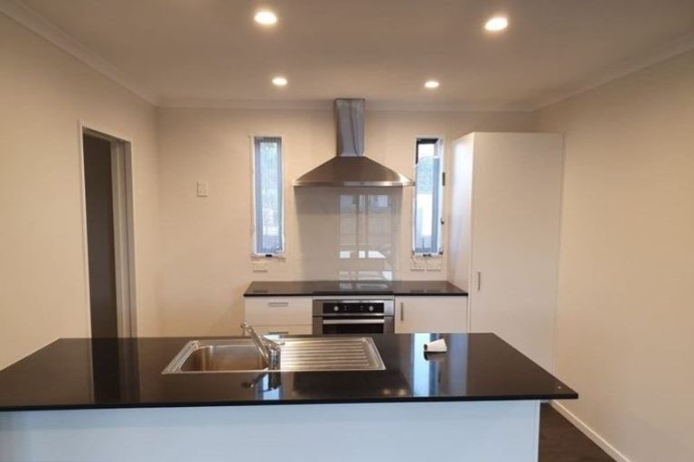 Photo of property in 46 Exeter Crescent, Takaro, Palmerston North, 4412