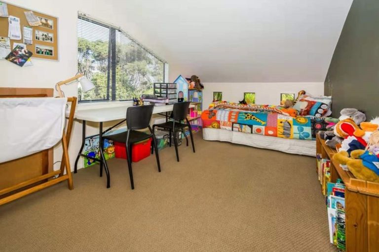 Photo of property in 12 Daldys Bush Lane, Bayview, Auckland, 0629