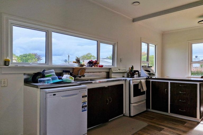 Photo of property in 7 Tarahua Road, Vogeltown, New Plymouth, 4310