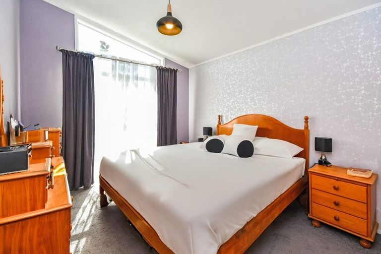 Photo of property in 43 Burundi Avenue, Clendon Park, Auckland, 2103