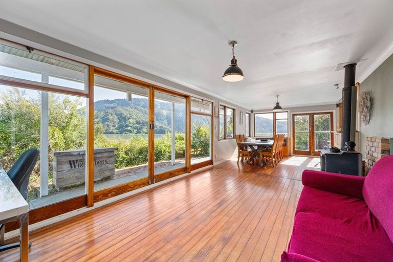 Photo of property in 948 Queen Charlotte Drive, Linkwater, Picton, 7281