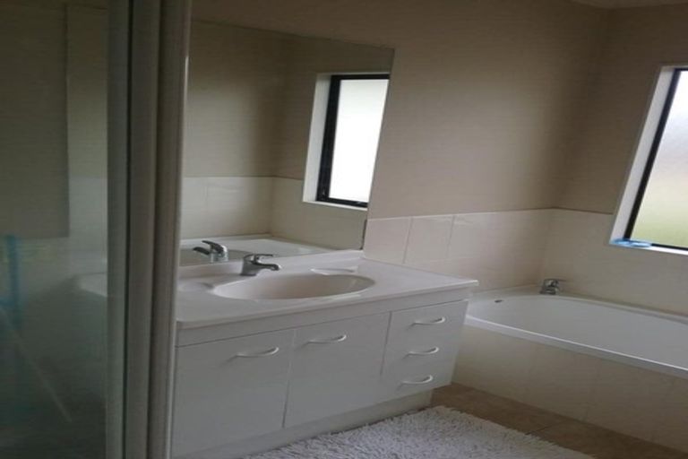 Photo of property in 5 Drumbeg Close, Flat Bush, Auckland, 2019