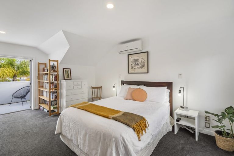 Photo of property in 2/7 Phillip Parade, Forrest Hill, Auckland, 0620