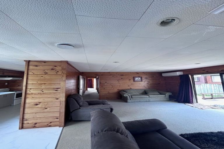 Photo of property in 145 Botany Road, Botany Downs, Auckland, 2010