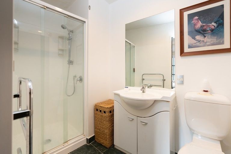 Photo of property in Atrium Towers, 5o/154 The Terrace, Wellington Central, Wellington, 6011