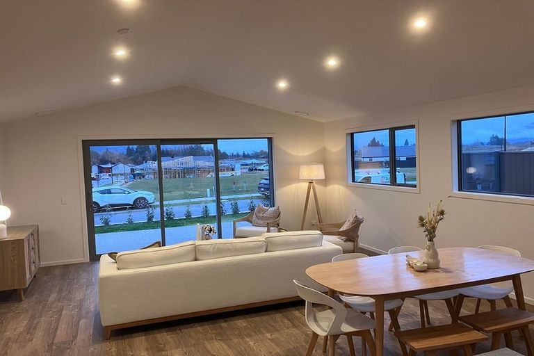 Photo of property in 44 Doug Ledgerwood Drive, Wanaka, 9305