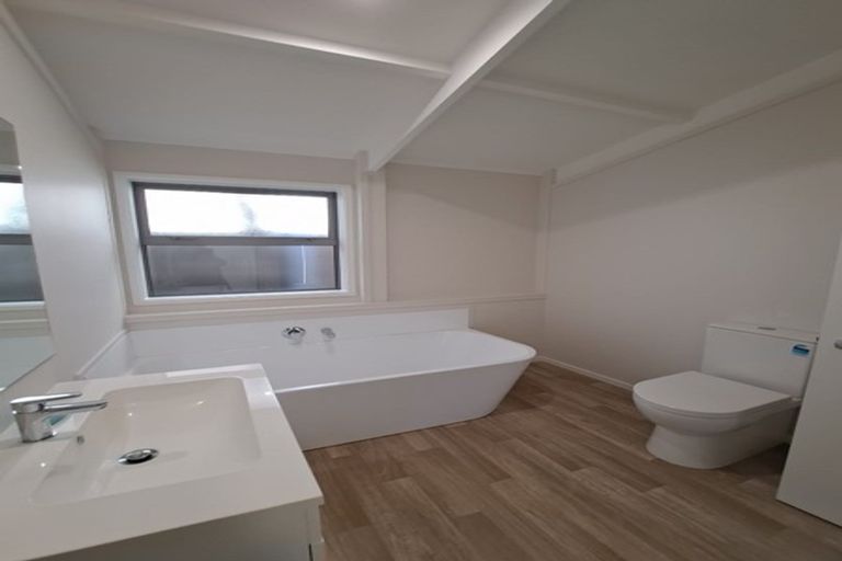 Photo of property in 64/62 Seaview Road, Marfell, New Plymouth, 4310