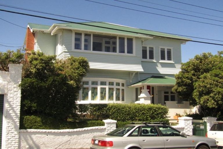 Photo of property in 19 Overtoun Terrace, Hataitai, Wellington, 6021