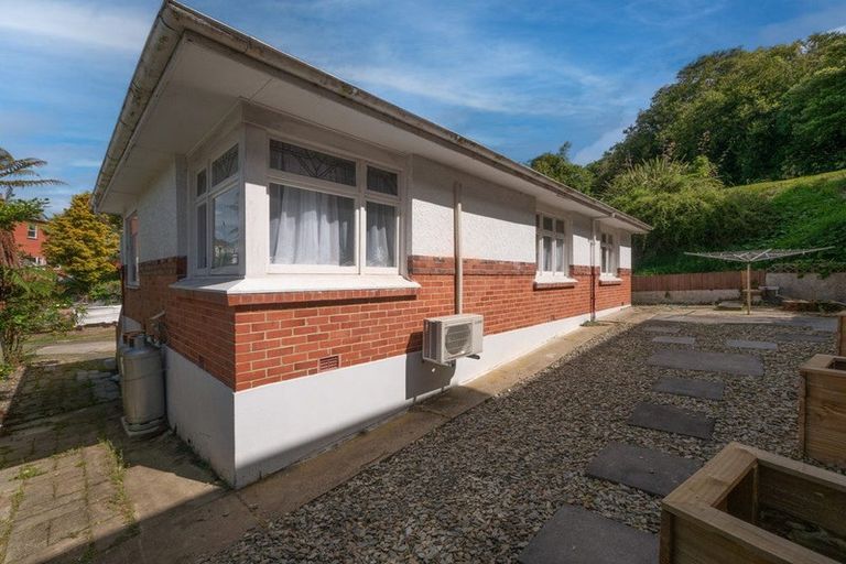 Photo of property in 60 Heriot Row, North Dunedin, Dunedin, 9016