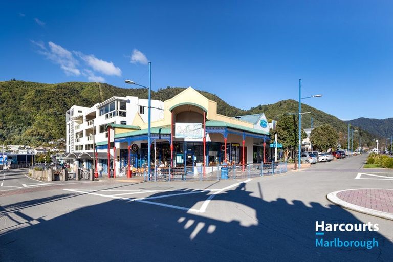 Photo of property in Oxleys Rock Apartments, 303/6 London Quay, Picton, 7220