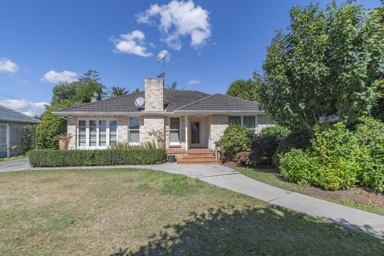 Photo of property in 21 Clevedon Road, Papakura, 2110