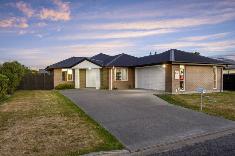 Photo of property in 26 Maple Place, Rangiora, 7400