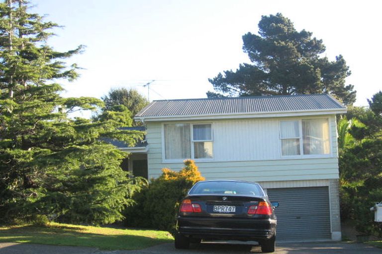 Photo of property in 70 Holborn Drive, Stokes Valley, Lower Hutt, 5019