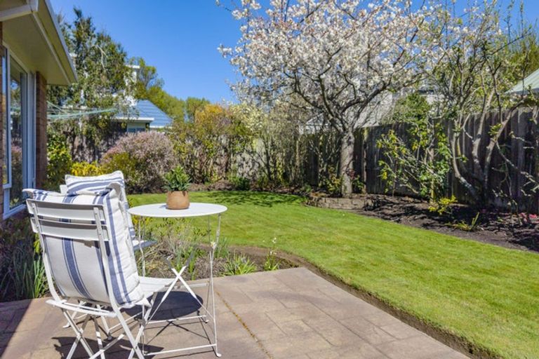 Photo of property in 4 Wardour Mews, Avonhead, Christchurch, 8042
