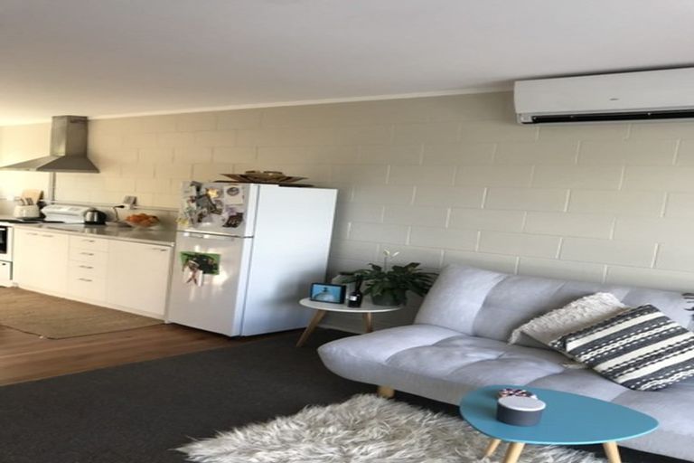 Photo of property in 2/3 Vella Street, Titahi Bay, Porirua, 5022