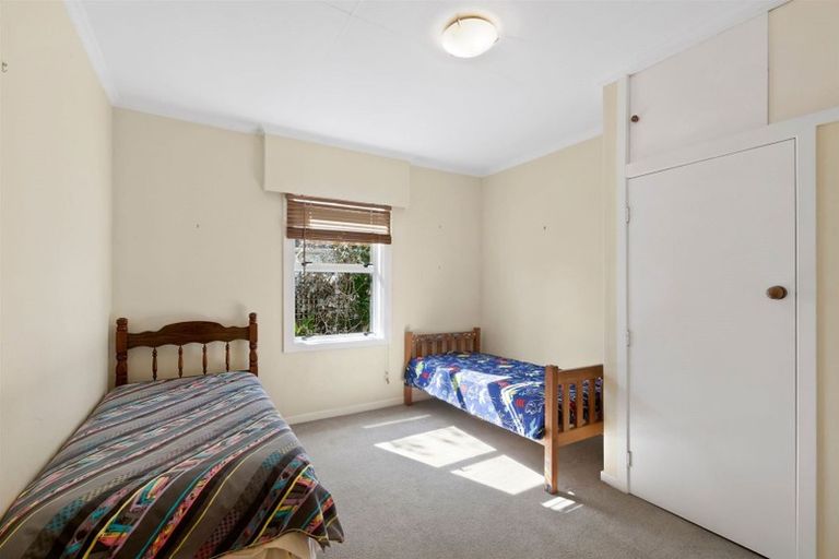 Photo of property in 8 Manu Crescent, Upper Vogeltown, New Plymouth, 4310