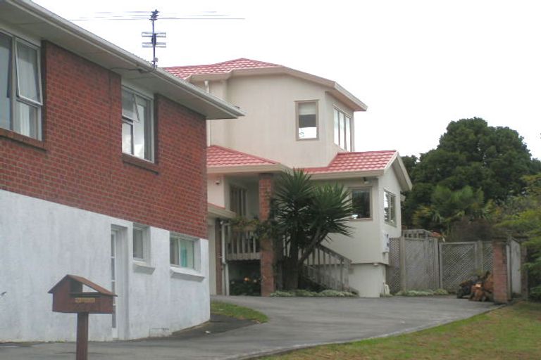 Photo of property in 1/23 Lyttelton Avenue, Forrest Hill, Auckland, 0620