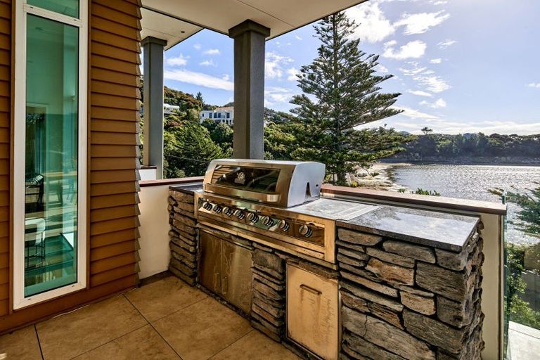 Photo of property in 300b Paremata Road, Whitby, Porirua, 5381