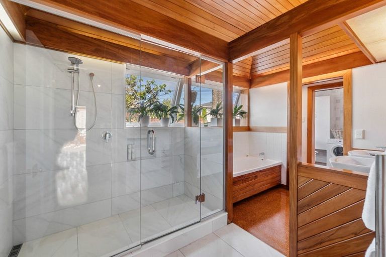 Photo of property in 42 King Edward Parade, Devonport, Auckland, 0624