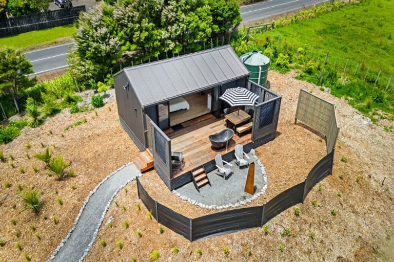 Photo of property in 94 Amreins Road, Waitakere, Henderson, 0782